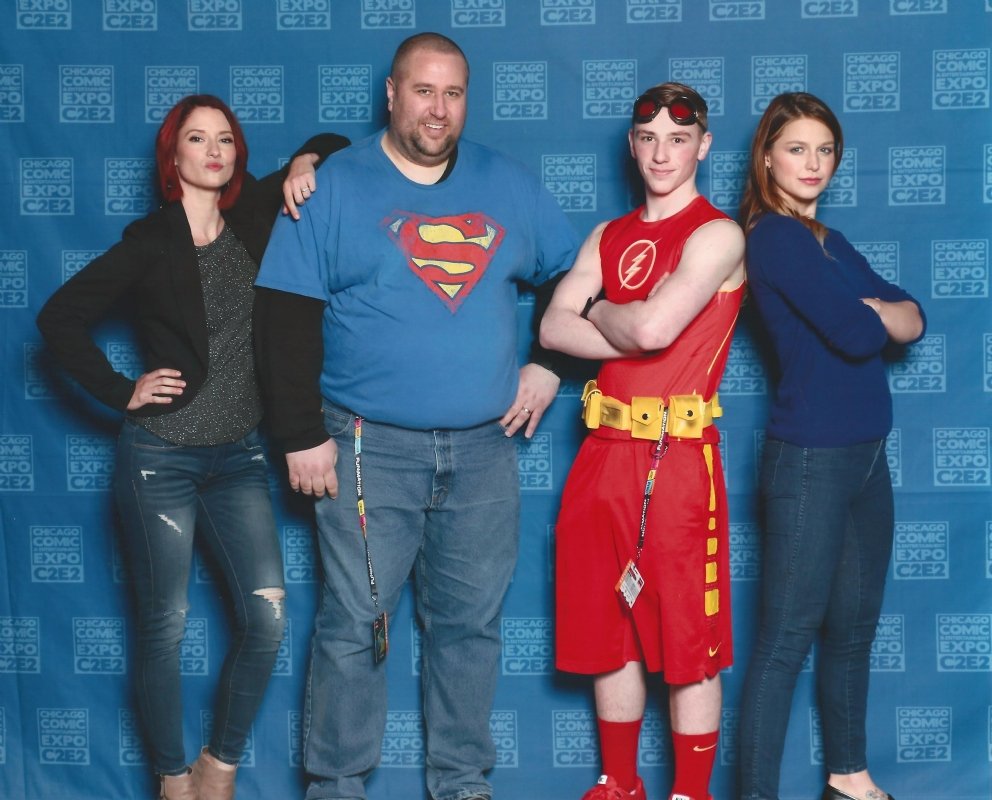 C2e2 2016 Photo With Melissa Benoist Supergirl Kara Danvers And Chyler Leigh Alex Danvers