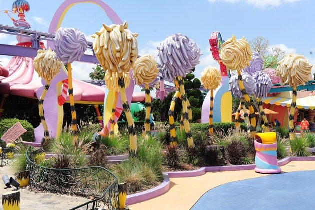 Dr Seuss : Seuss Landing ,Wayne Hovis**** 2000 Universal Studios , in ...