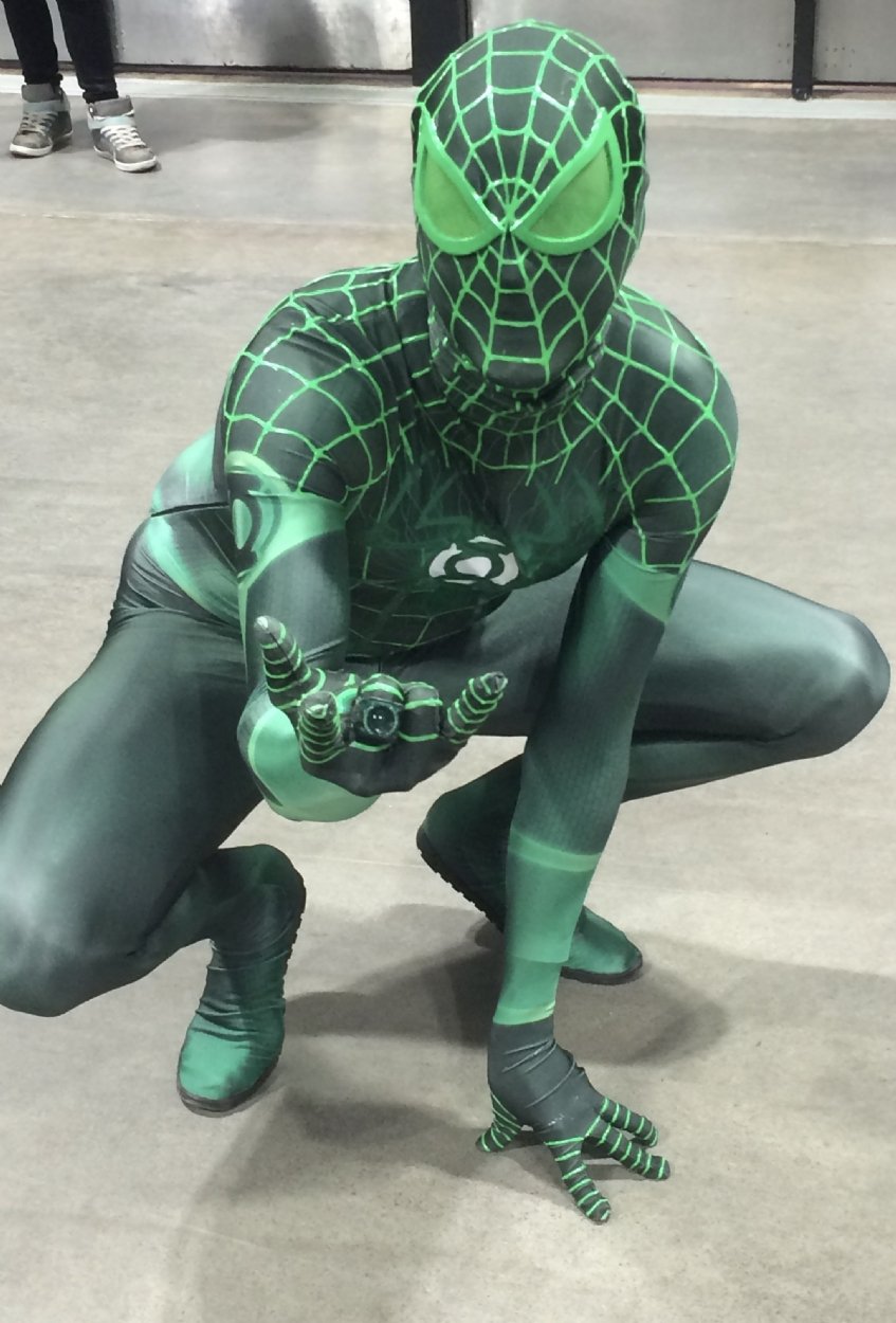 Almuerzo discordia Mendigar Green SpiderMan Lantern at Calgary Comic Con, in Mike (aka Off White)  White's Meet The Characters Comic Art Gallery Room
